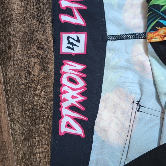Dixxon Board shorts Size 42 In Tropical Pineapple ๐ ๐ All Over Print - Picture 2 of 9
